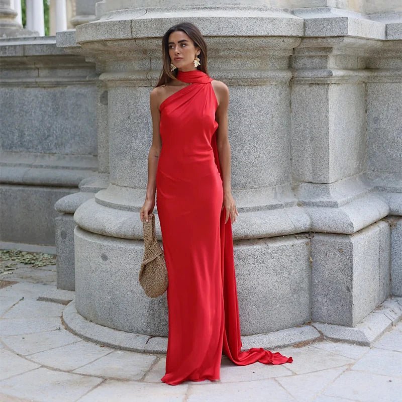 Vestido de noche Demetra de satén, halter y con espalda descubierta