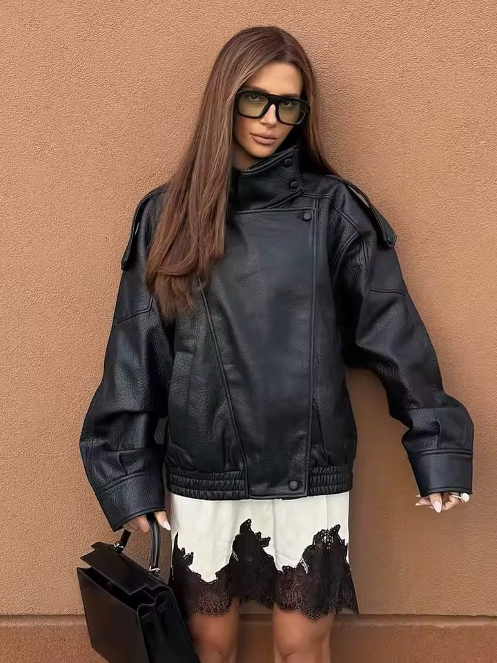 Chaqueta asimétrica con botones y bolsillos Elena