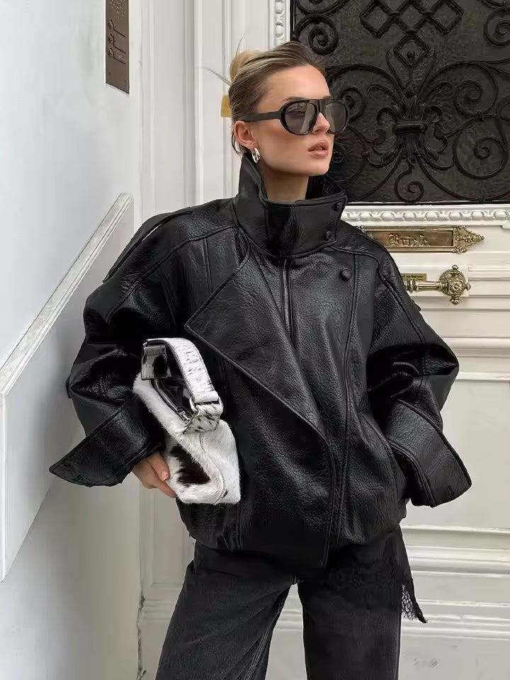 Chaqueta asimétrica con botones y bolsillos Elena
