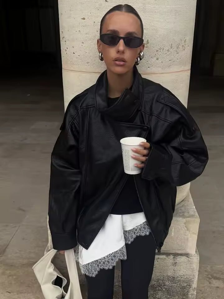 Chaqueta asimétrica con botones y bolsillos Elena