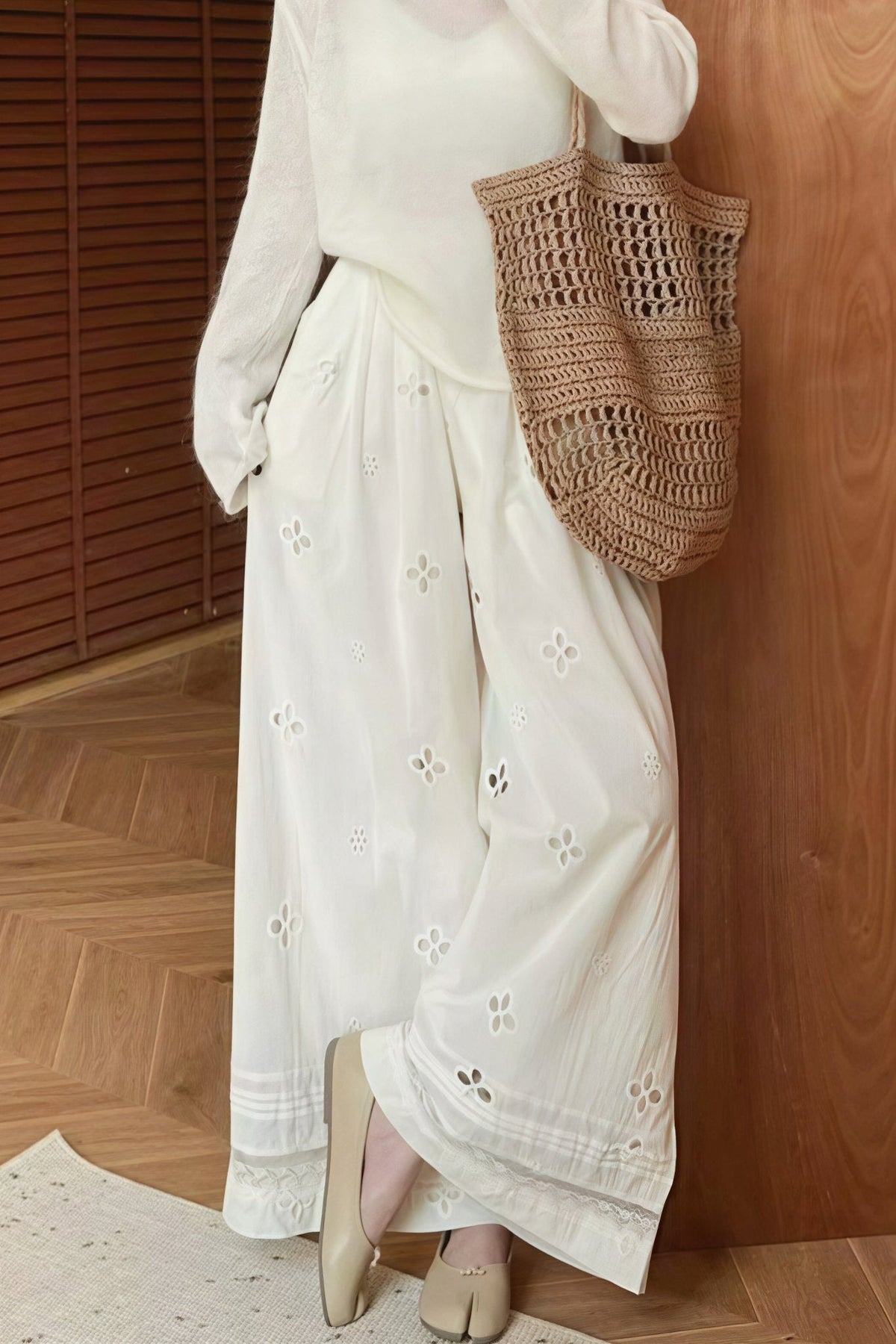 Pantalones Ella de pierna ancha con encaje calado