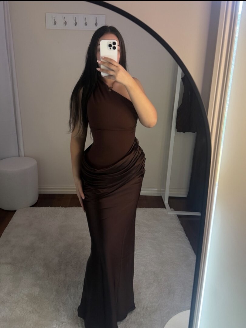 Vestido largo de un solo hombro Ella