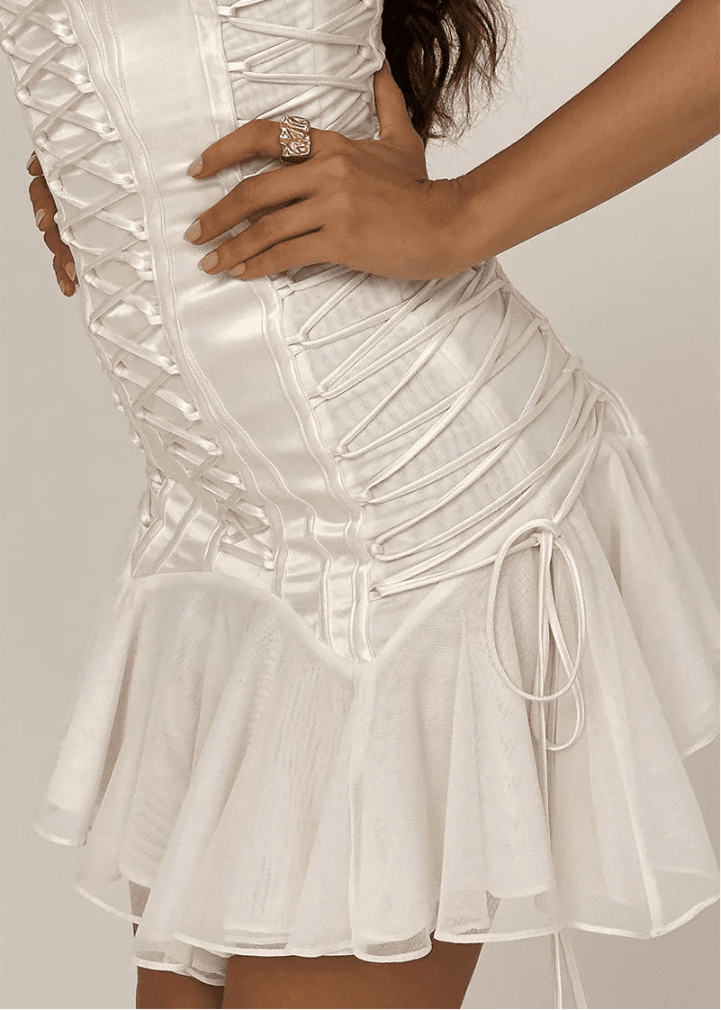 Minivestido sirena sin tirantes y con cordones Emilia