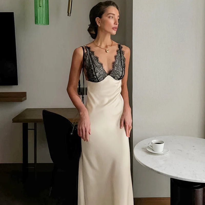 Vestido de noche Emily con escote de pico y patchwork de encaje