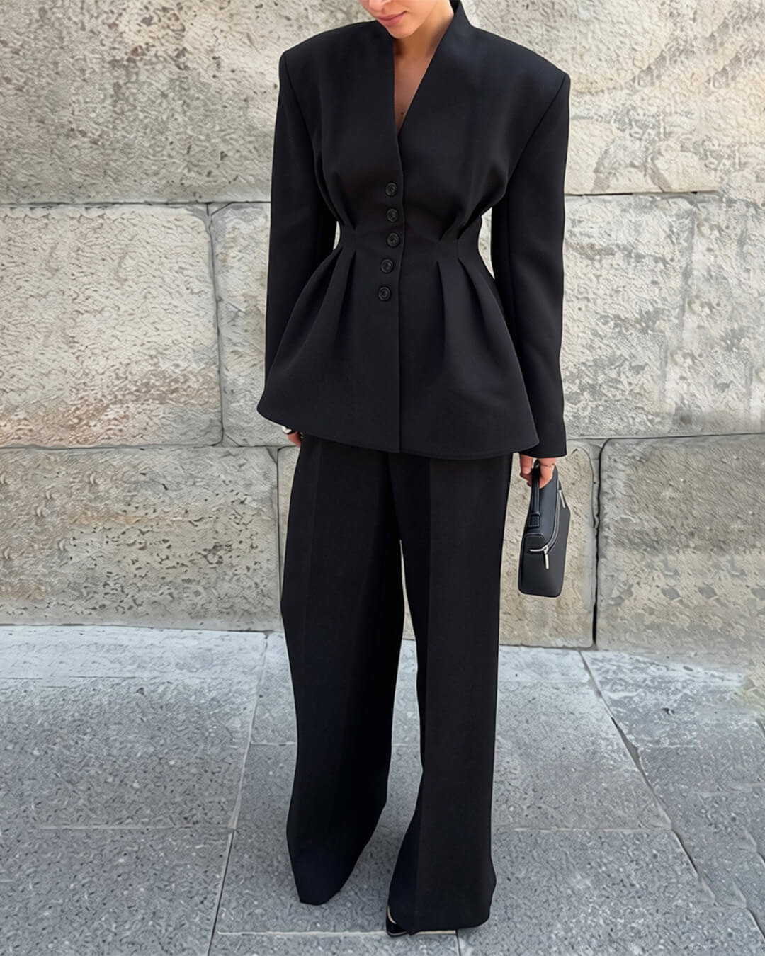Blazer de cuello en V con cintura fruncida Empress