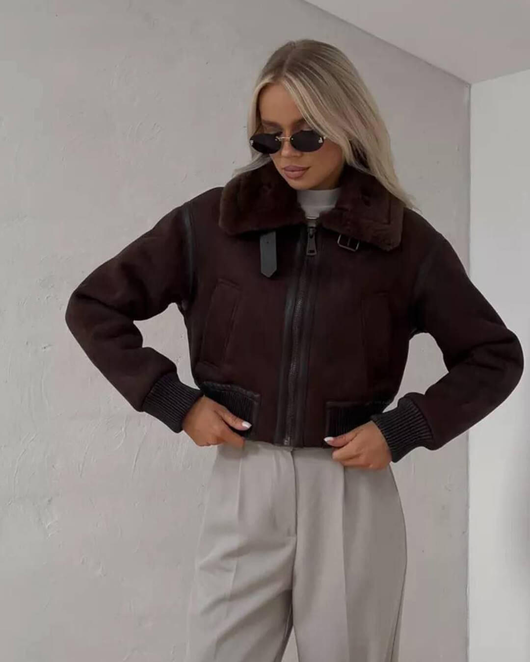 Chaqueta bomber corta de ante Esme
