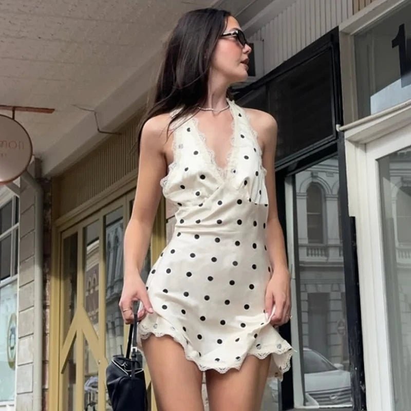 Vestido corto de encaje con espalda descubierta Fiona