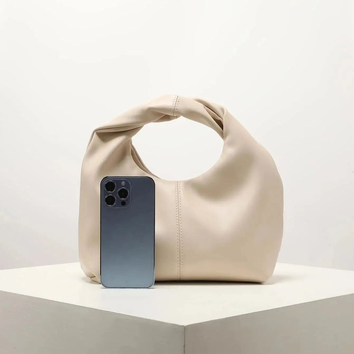 Bolso de mano de cuero Gelyn