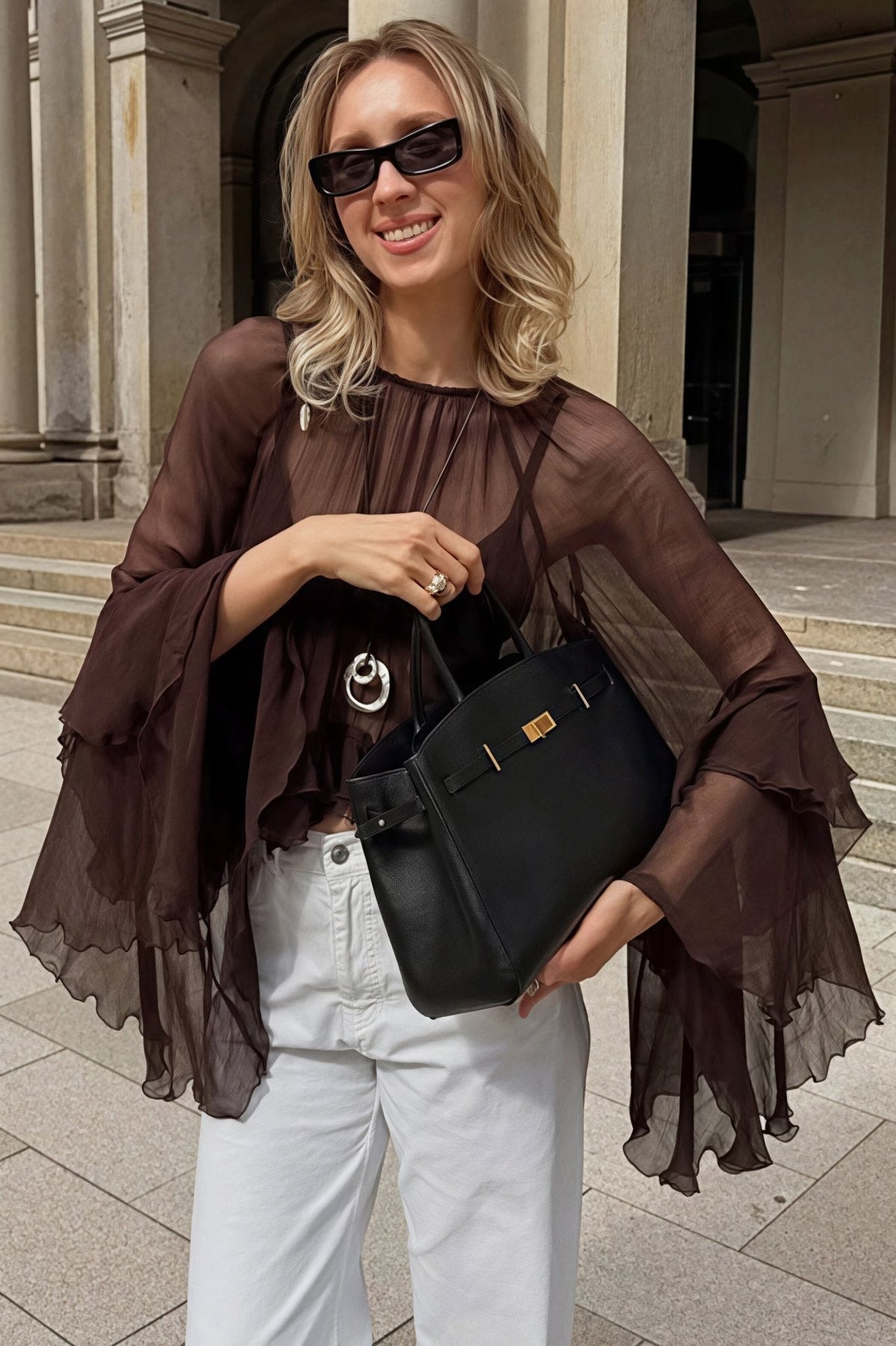 Blusa de gasa Greta con mangas acampanadas y volantes