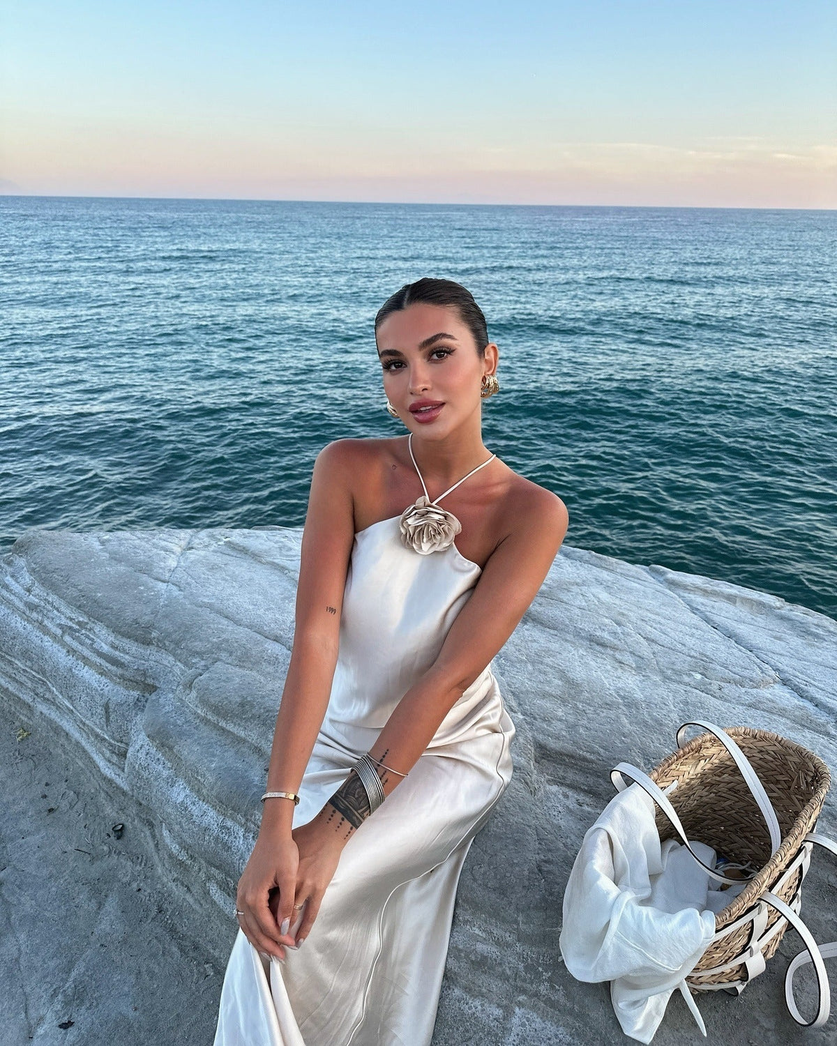 Vestido largo satinado halter Harper