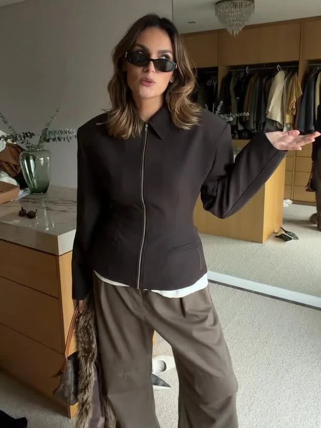 Chaqueta Hazeline con cremallera y cintura entallada