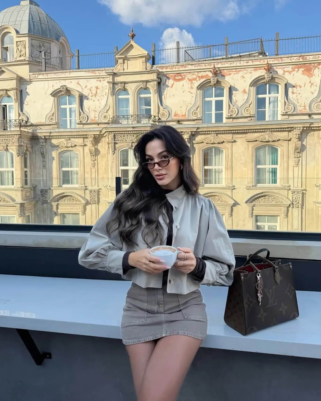 Chaqueta plisada de cuello alto Hilda