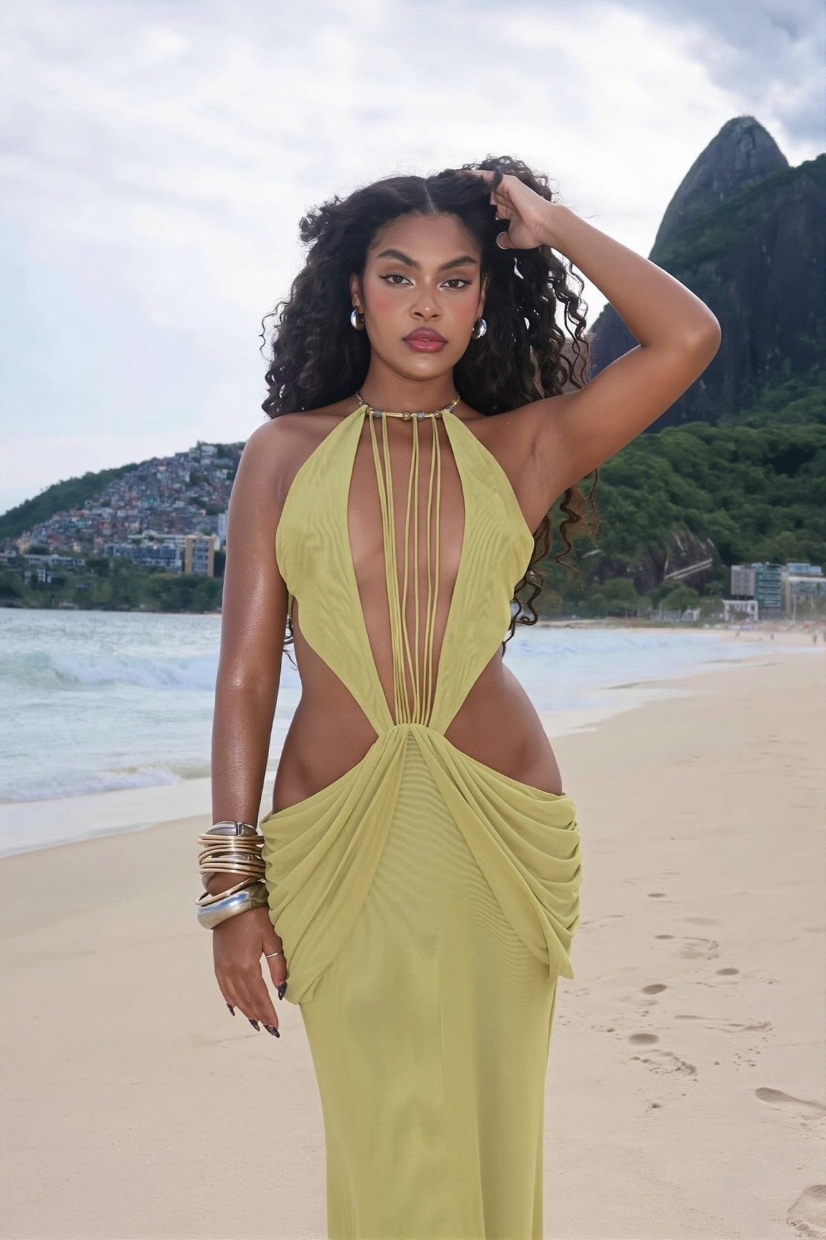 Vestido largo con cuello halter y cuentas Hillary