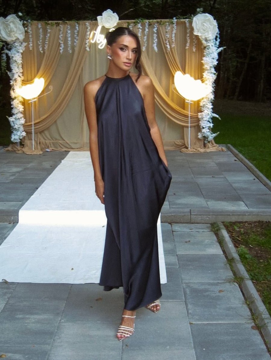 Maxivestido satinado con cuello halter Indira