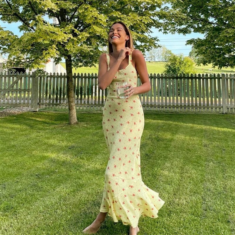 Vestido floral acampanado con volantes Iris