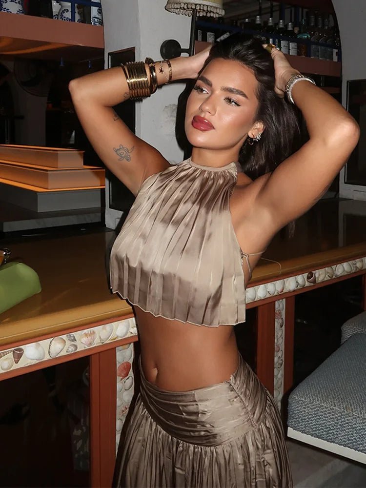 Conjunto de top halter sin espalda y falda Isabelle