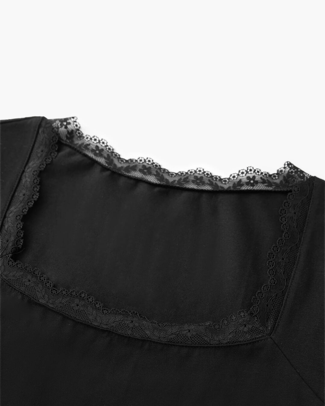 Top de cuello cuadrado con ribete de encaje Jackie