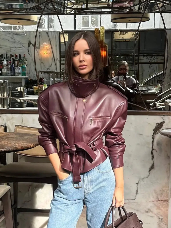 Chaqueta de piel sintética con cinturón Jaqueline
