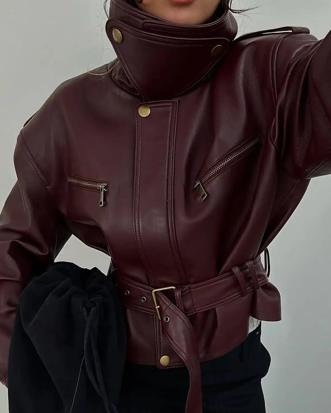Chaqueta de piel sintética con cinturón Jaqueline
