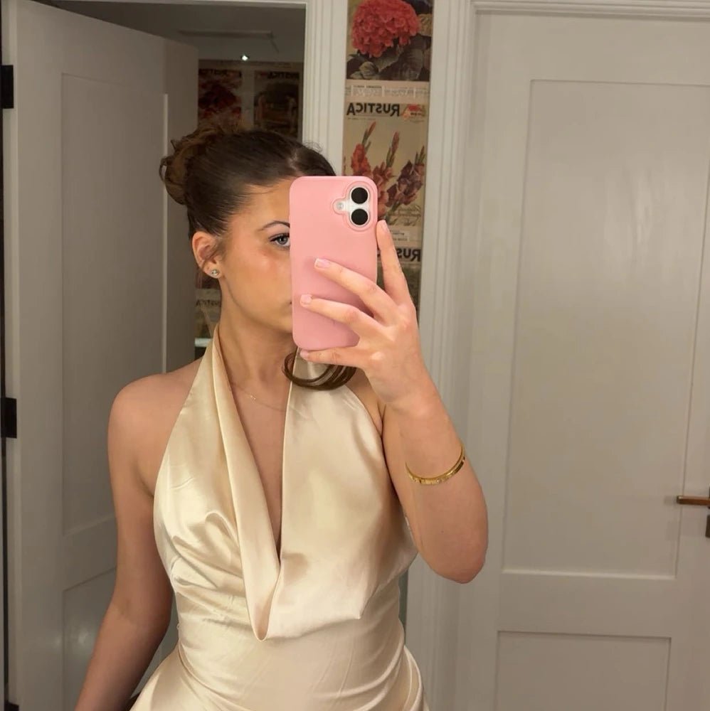 Top de tirantes halter Jeriza con escote pronunciado