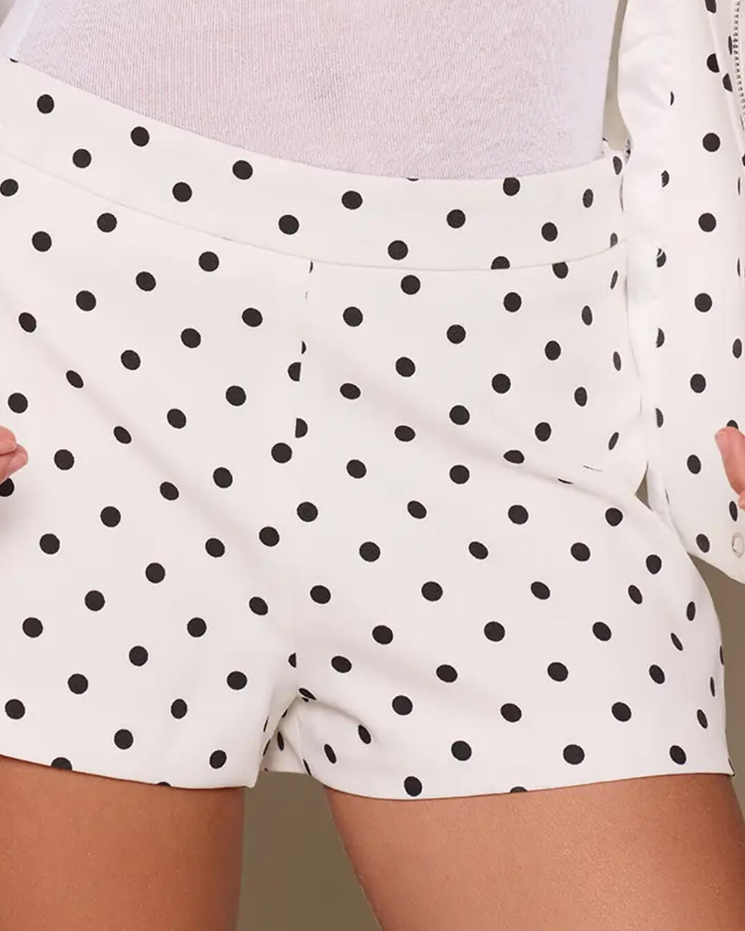 Shorts de tiro medio con lunares Jillian