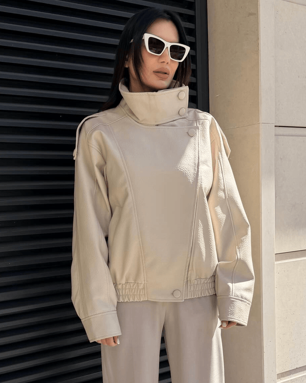 Chaqueta de cuero sintético Joyce con cremallera asimétrica