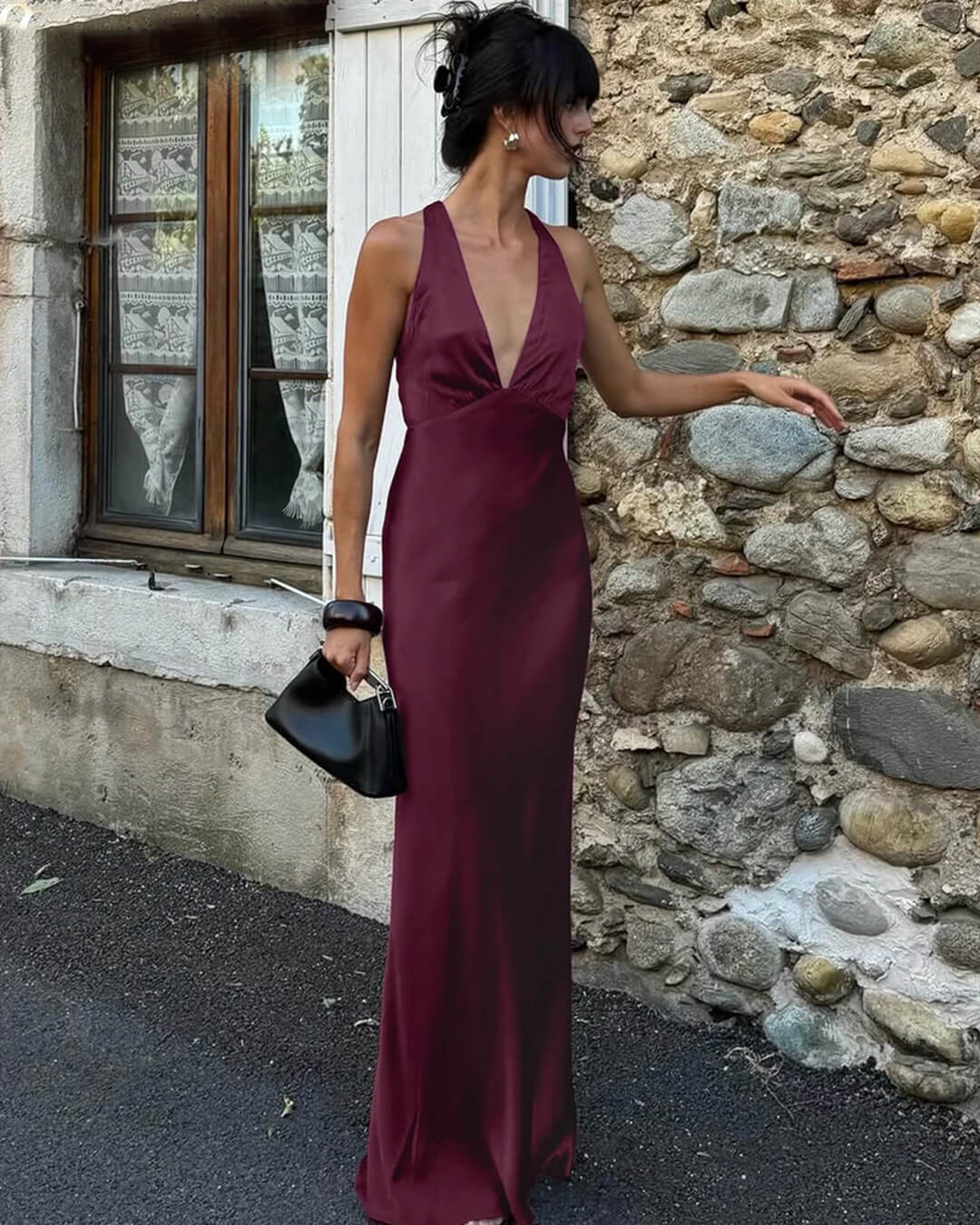 Vestido largo de satén rojo vino con escote halter Joyce