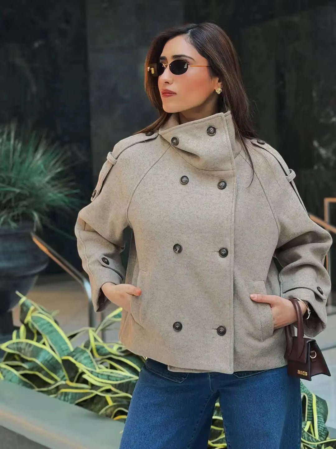 Abrigo extragrande con cuello alto Julie