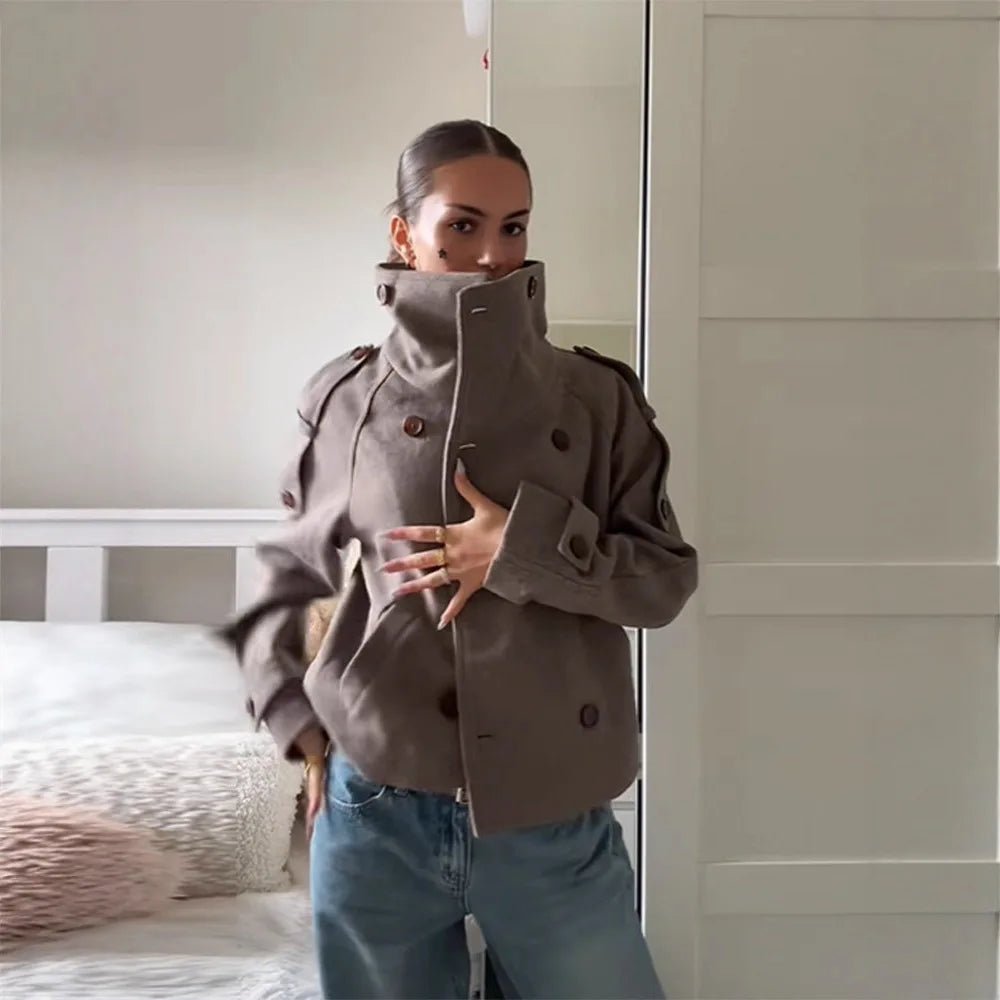 Abrigo extragrande con cuello alto Julie