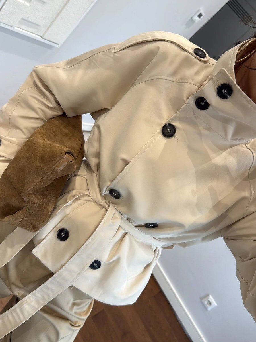 Gabardina corta con cuello mao Kara