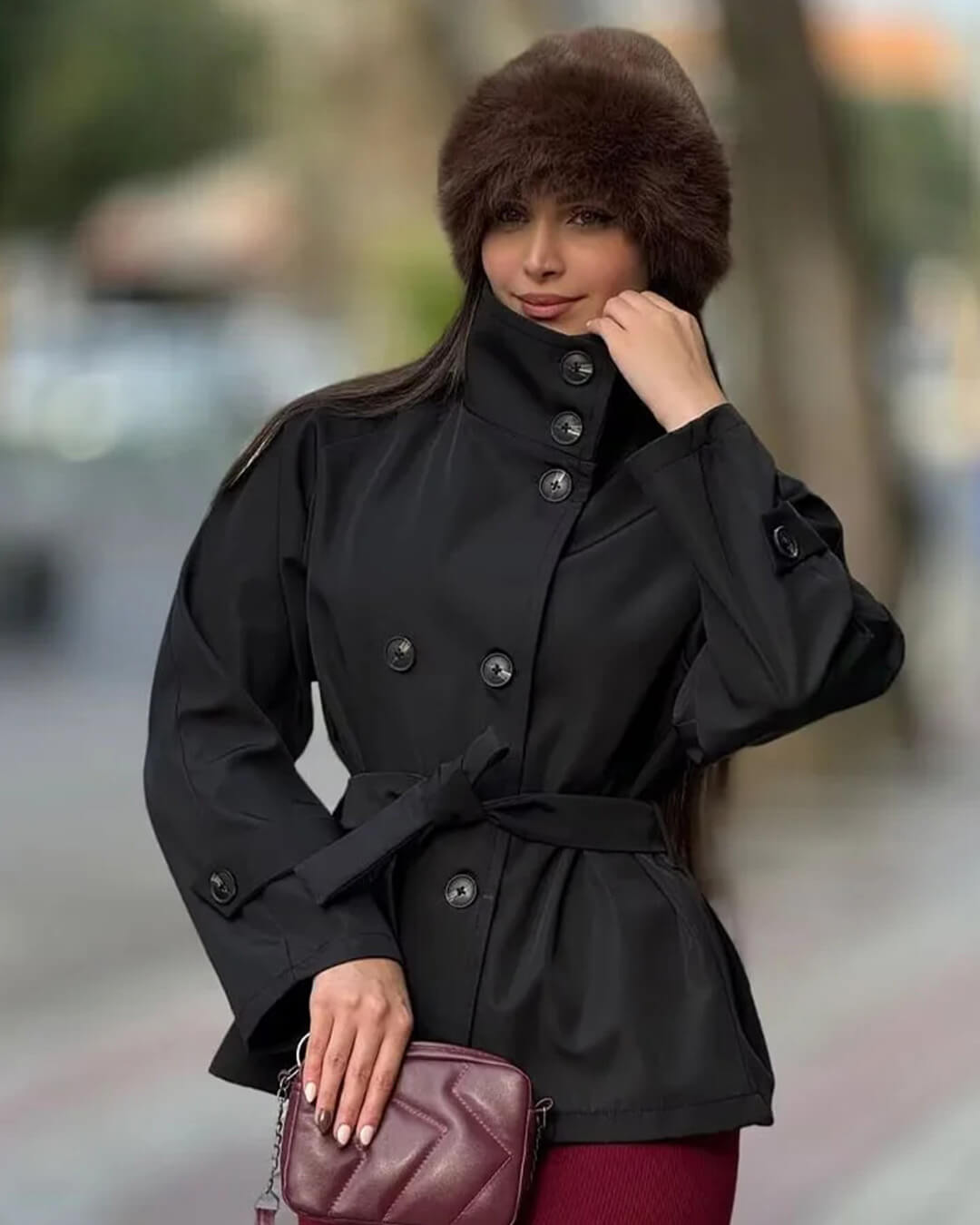 Gabardina corta con cuello mao Kara