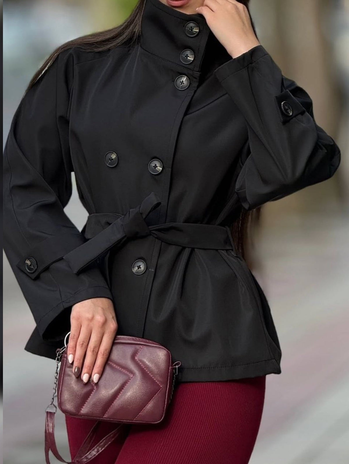 Gabardina corta con cuello mao Kara