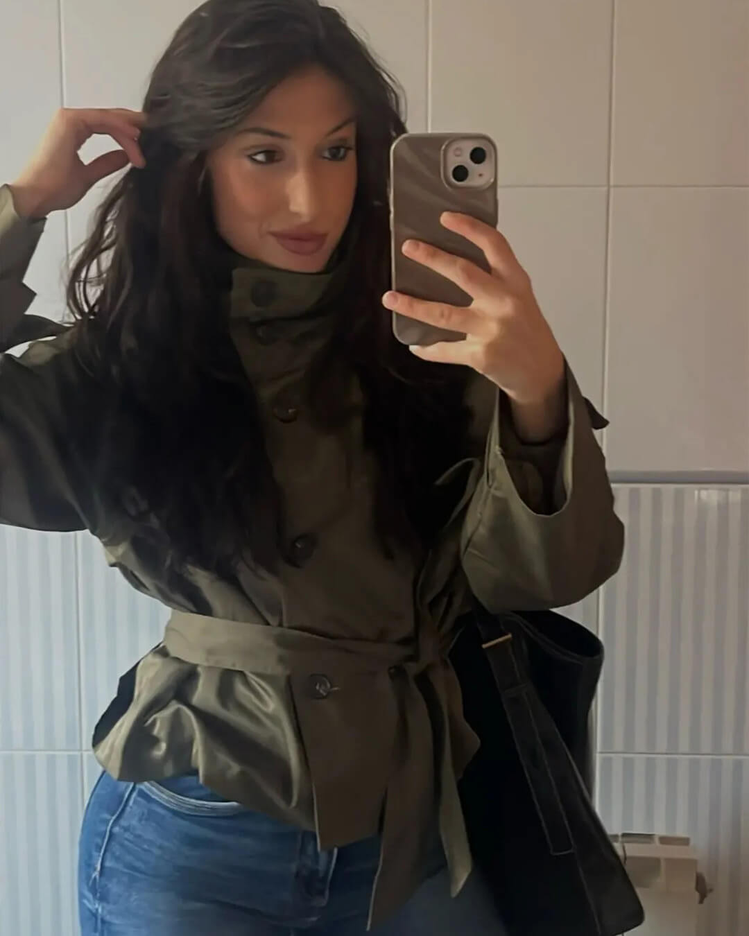 Gabardina corta con cuello mao Kara