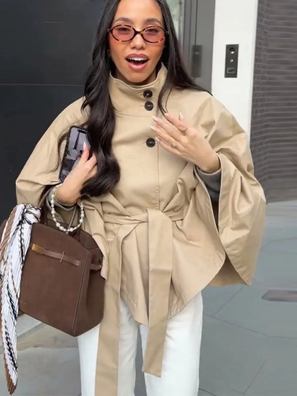 Abrigo Kimberly estilo capa con cinturón