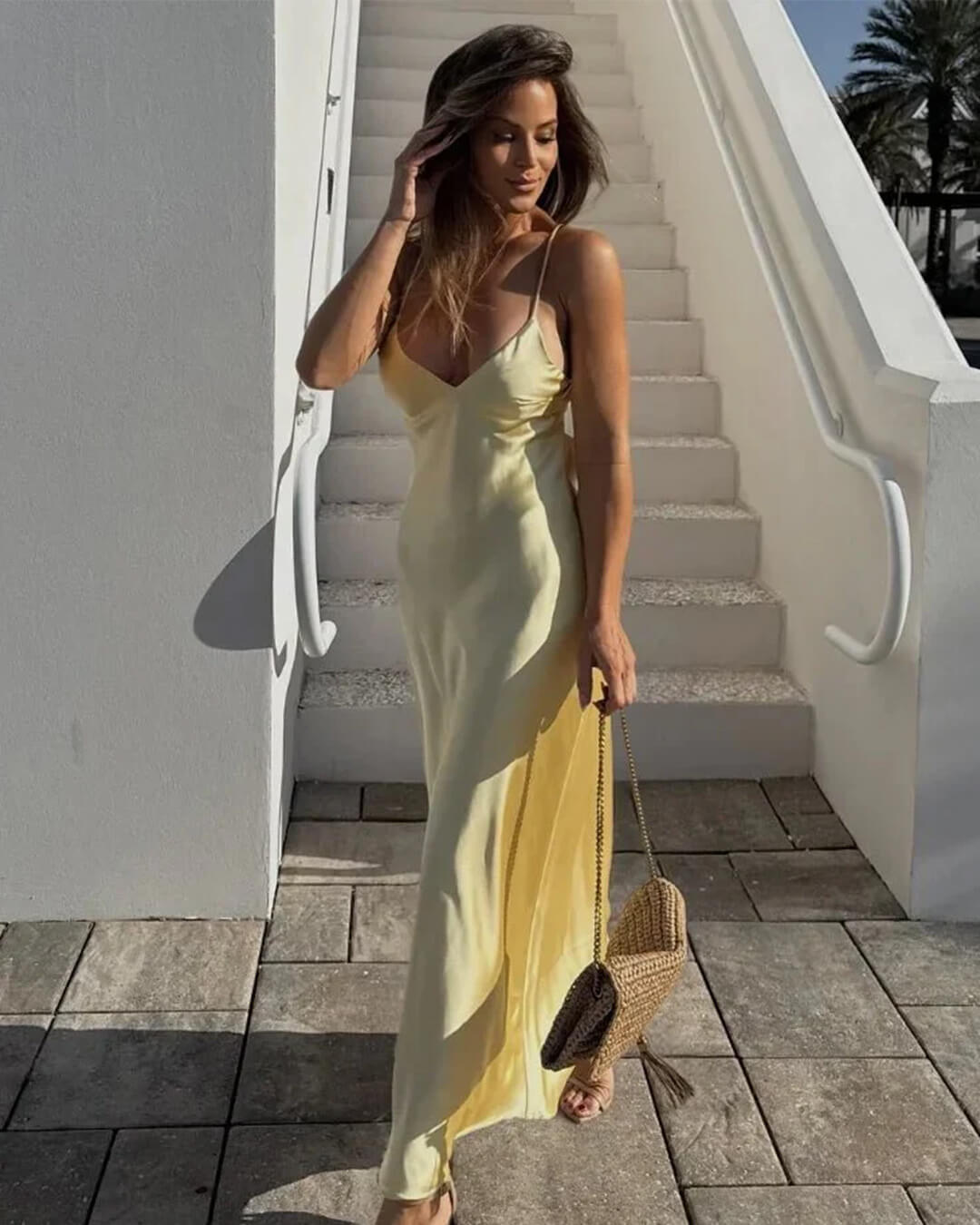 Vestido largo de satén con espalda descubierta Kirra