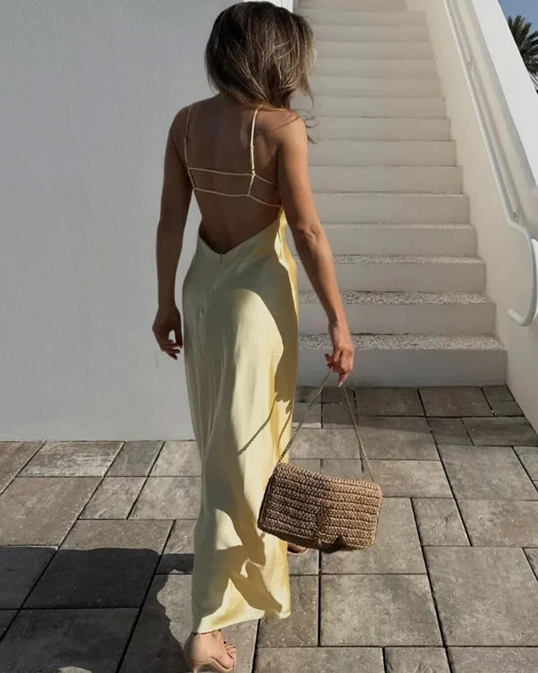 Vestido largo de satén con espalda descubierta Kirra