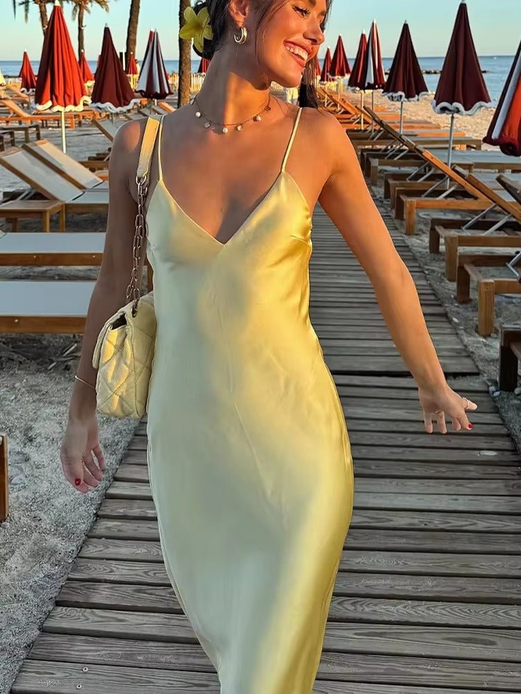 Vestido largo de satén con espalda descubierta Kirra