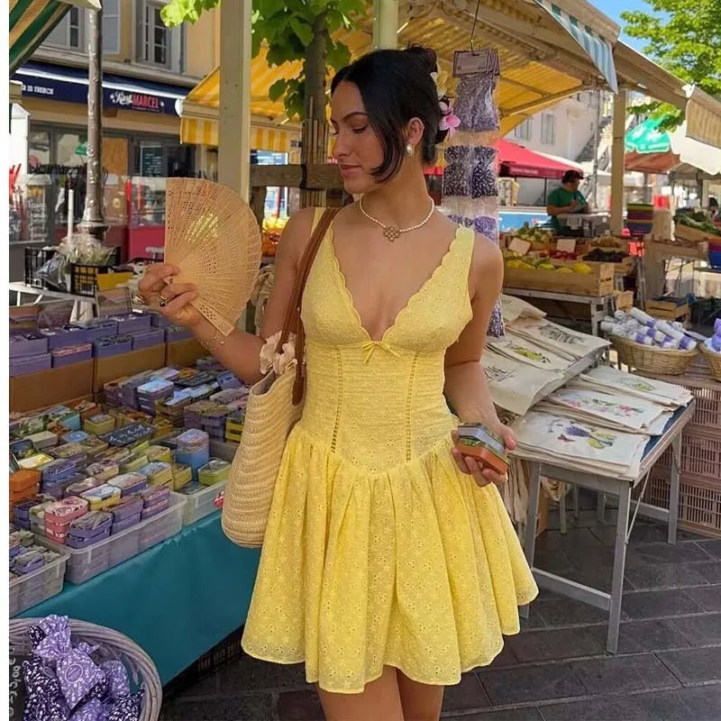 Minivestido de escote pronunciado Kirsten