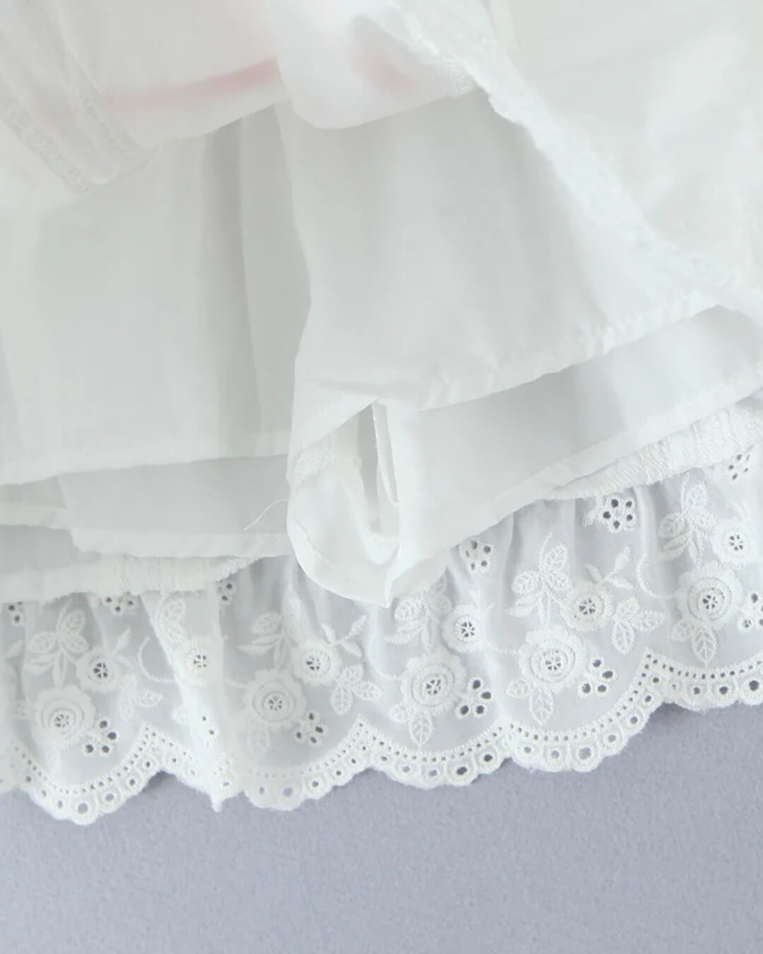 Conjunto de minifalda con ribete de encaje Klarissa