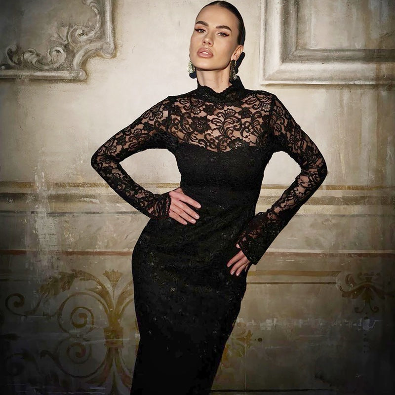 Vestido largo de encaje con cuello alto Viveka