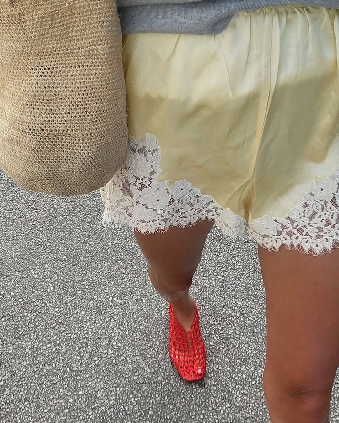 Shorts de satén con encaje y patchwork Laura