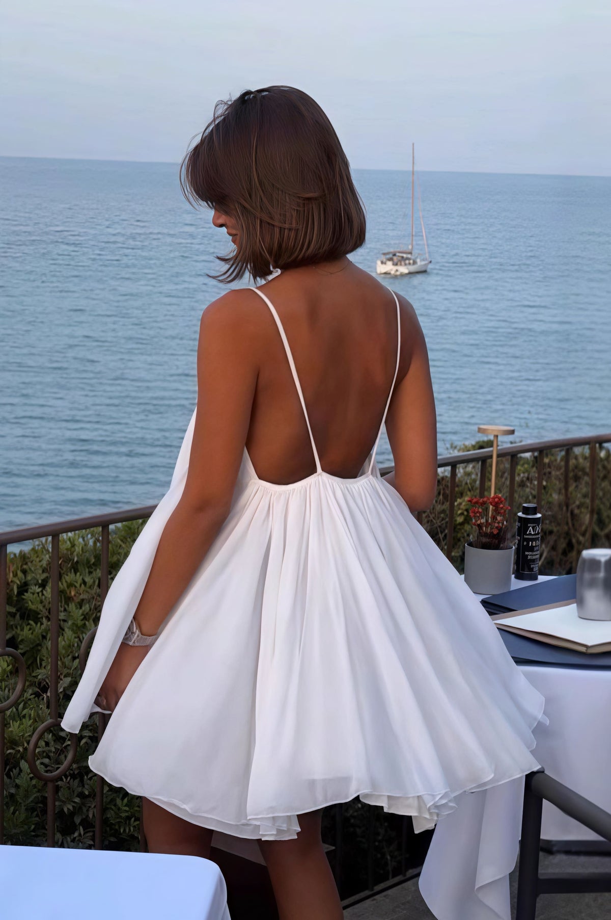 Minivestido vaporoso de tirantes finos Lavinia