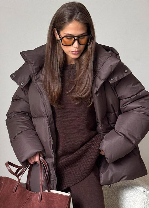 Chaqueta acolchada extragrande Leila con capucha desmontable