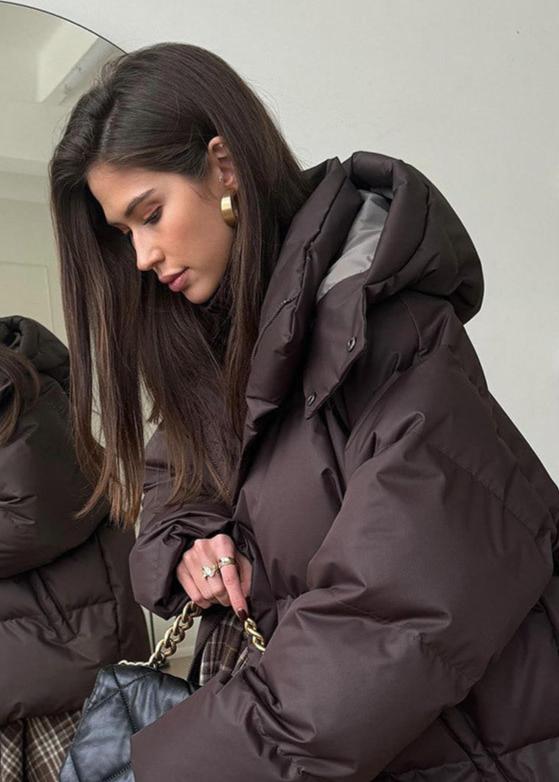 Chaqueta acolchada extragrande Leila con capucha desmontable