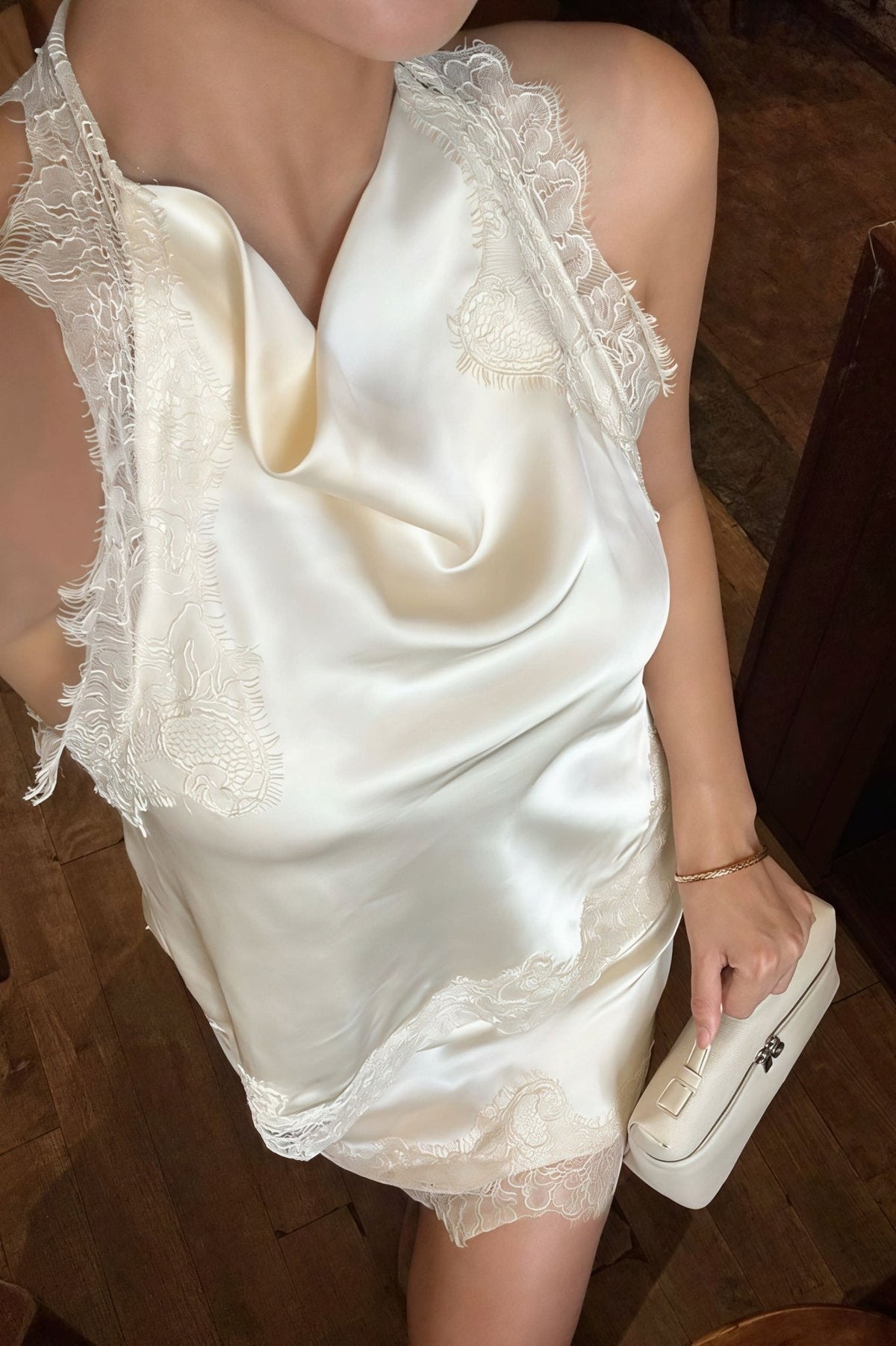 Minivestido halter de encaje Lena