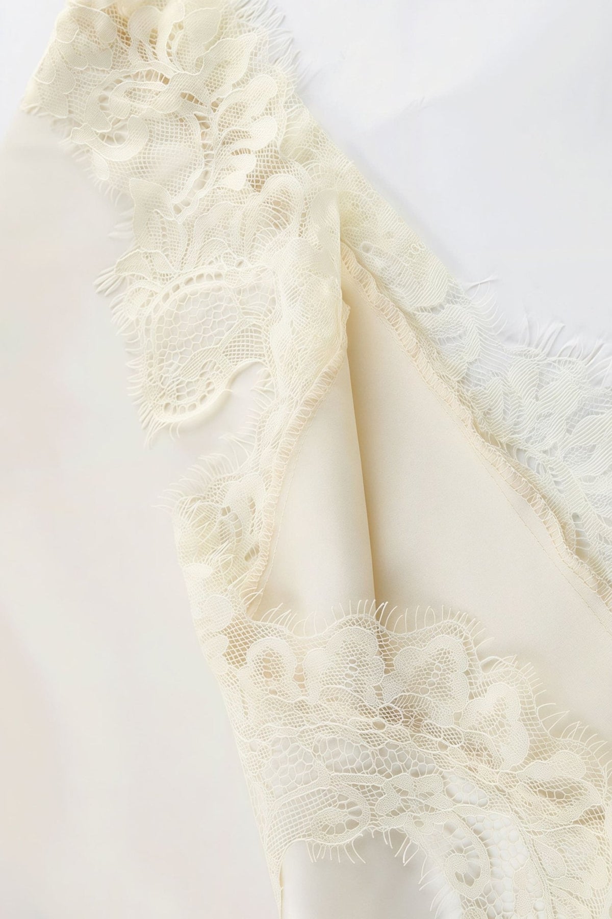 Minivestido halter de encaje Lena