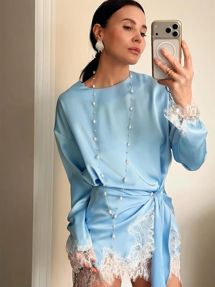 Vestido de satén y encaje con detalle de lazo Linda