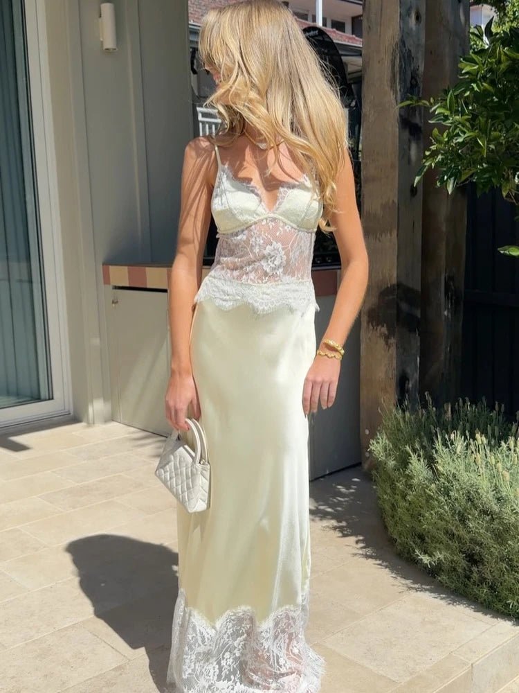 Vestido de satén y encaje con hombros descubiertos Lora