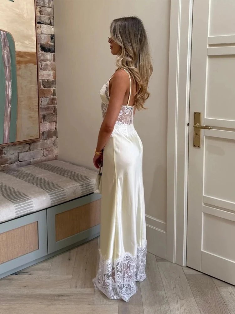 Vestido de satén y encaje con hombros descubiertos Lora