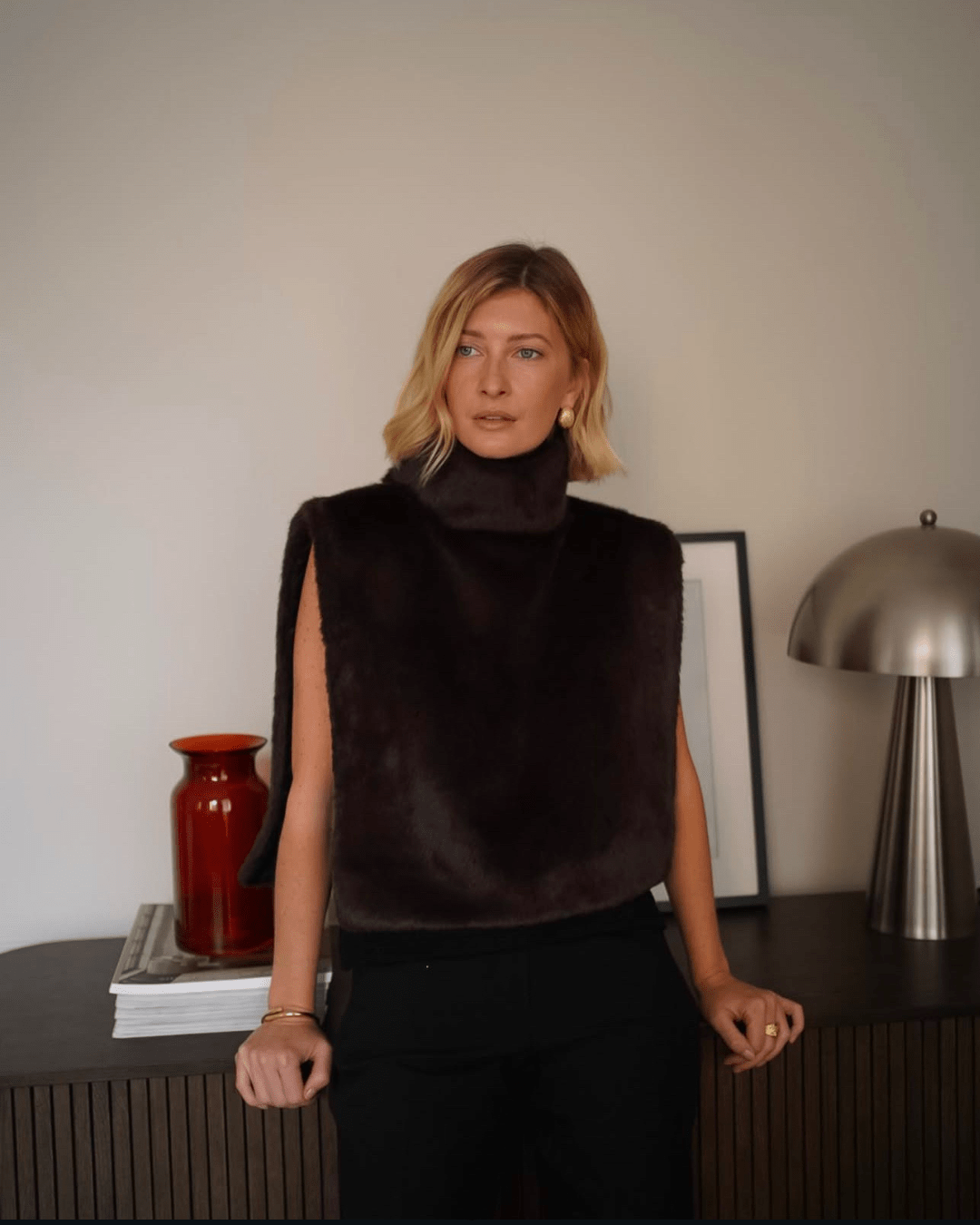 Chaleco de piel sintética con cuello alto Lorna